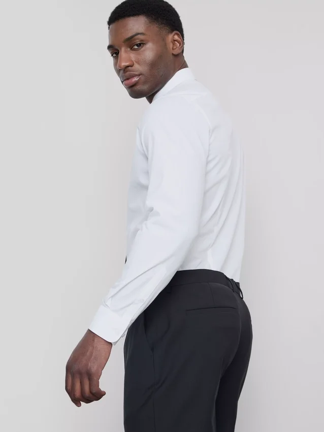 Slim fit, rugalmas, gombos ing
