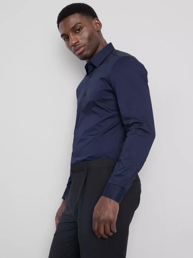 Slim fit, rugalmas, gombos ing
