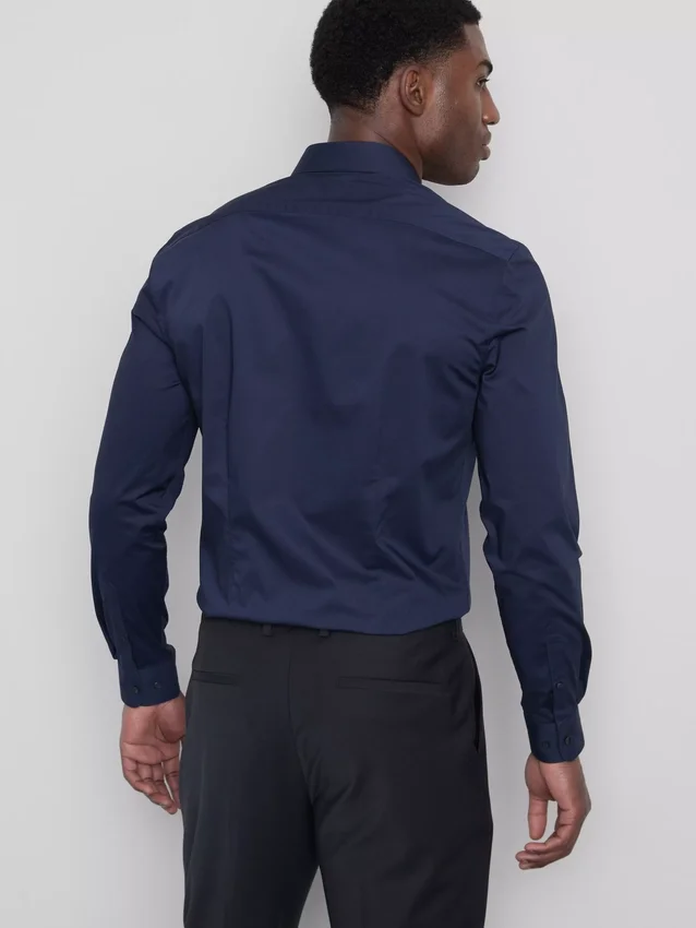 Slim fit, rugalmas, gombos ing
