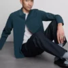 Slim-fit, rugalmas, rövid ujjú póló