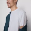 Slim-fit, rugalmas, rövid ujjú póló