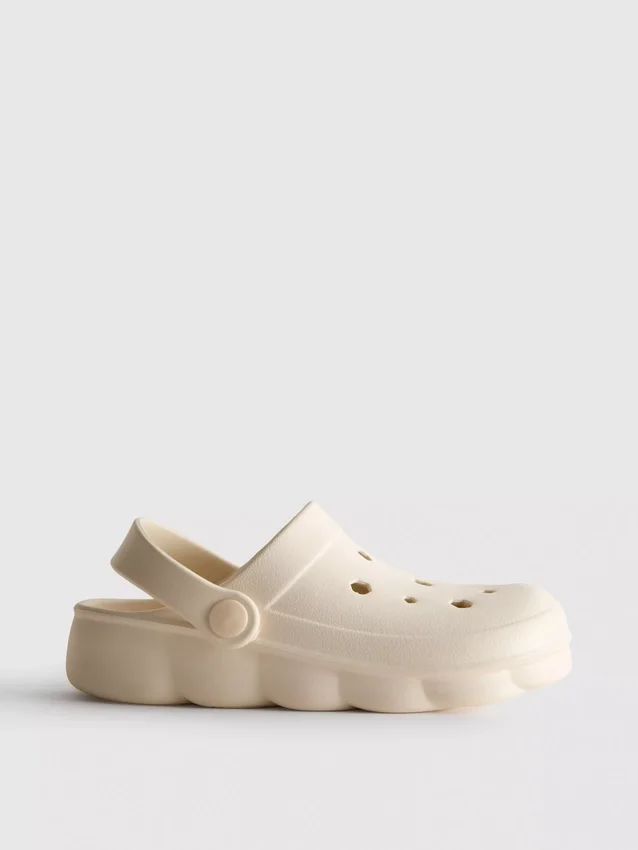Slingback strandpapucs