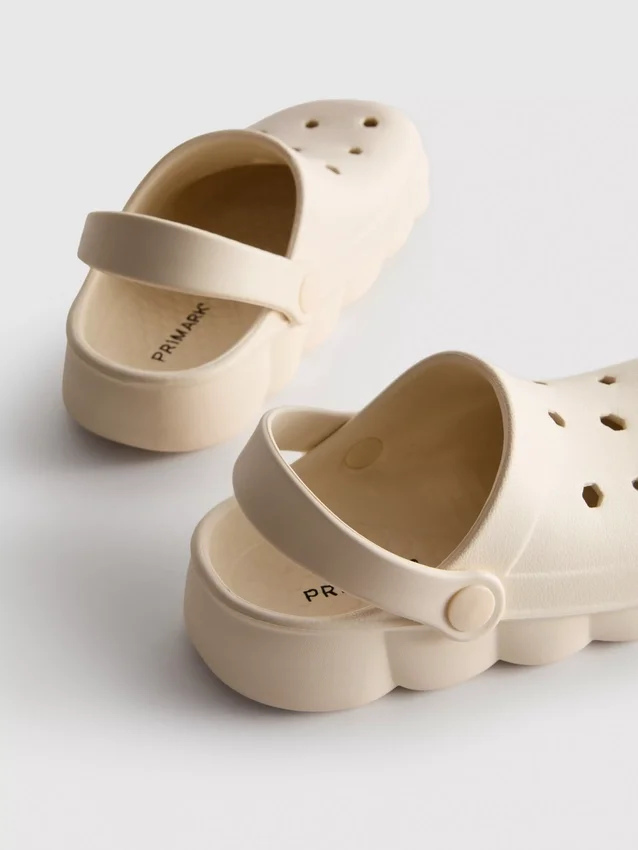 Slingback strandpapucs