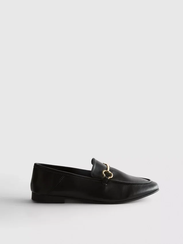 Snaffle díszítésű loafer