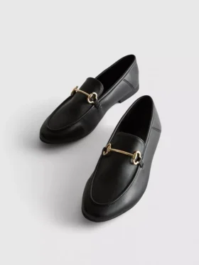 Snaffle díszítésű loafer