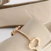 Snaffle díszítésű loafer