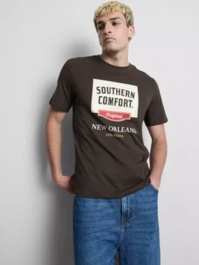 „Southern Comfort” grafikás póló