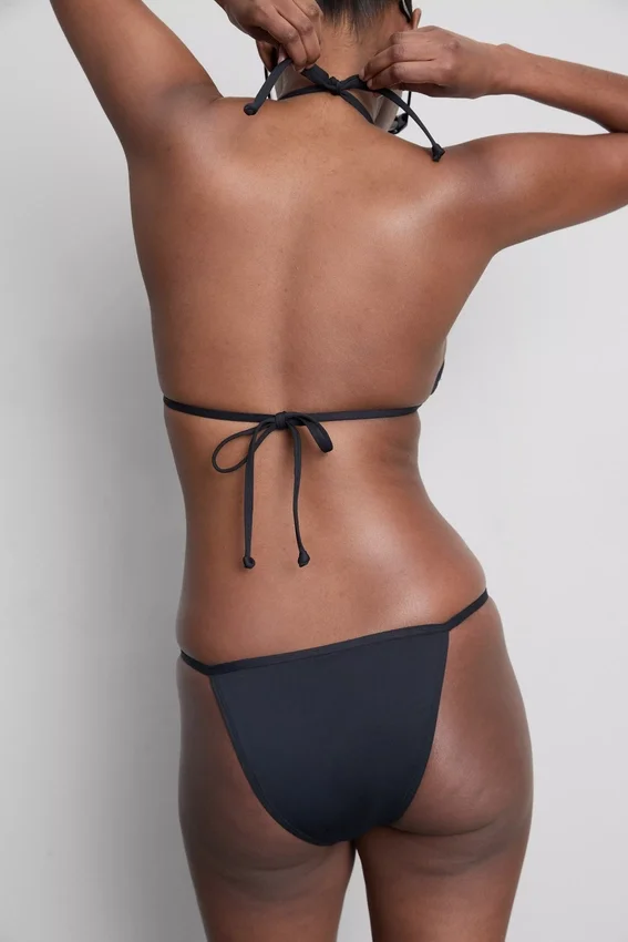 Strasszokkal díszített bikini alsó