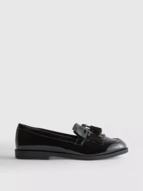 Széles fazonú lakkozott loafer