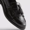 Széles fazonú lakkozott loafer