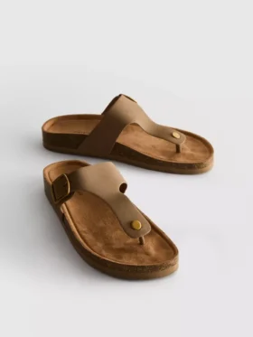T-pántos, csatos papucsszandál
