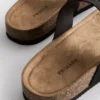 T-pántos, csatos papucsszandál