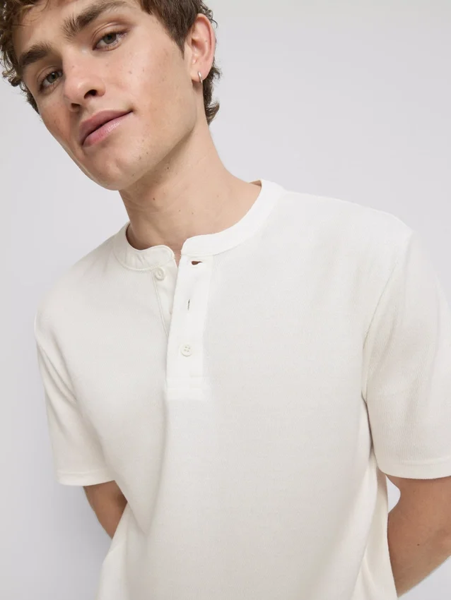 Texturált henley póló