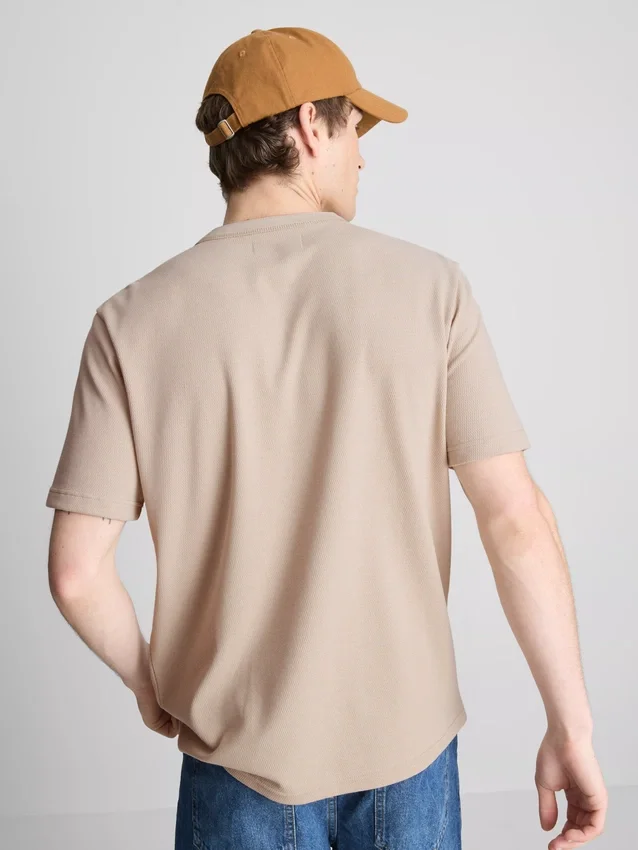 Texturált henley póló