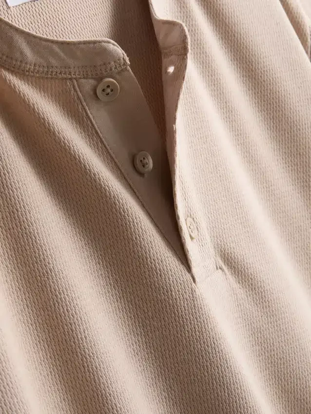Texturált henley póló