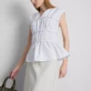 The Edit poplin redős V-nyakú felső