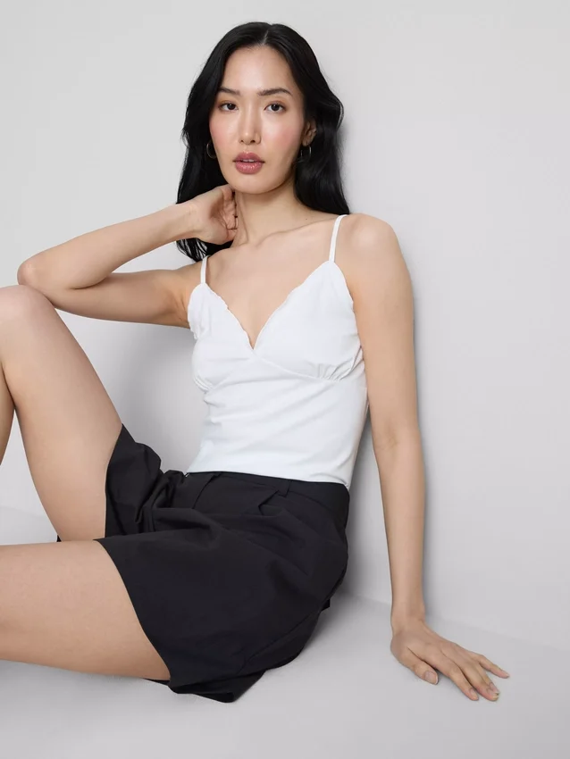 V-nyakú babydoll top