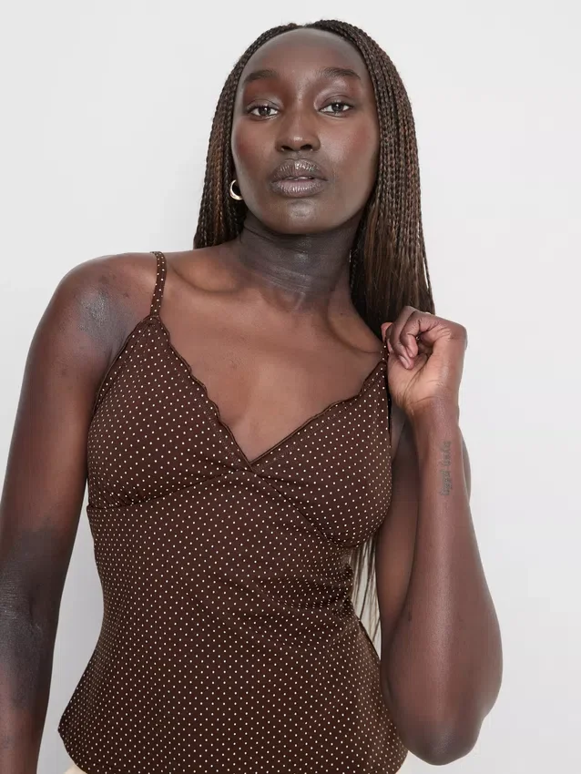 V-nyakú babydoll top