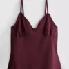 V-nyakú babydoll top