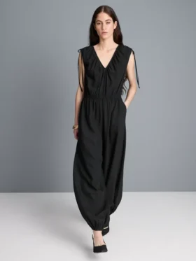 V-nyakú, ballonlábú jumpsuit