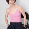 V-nyakú, pántos body