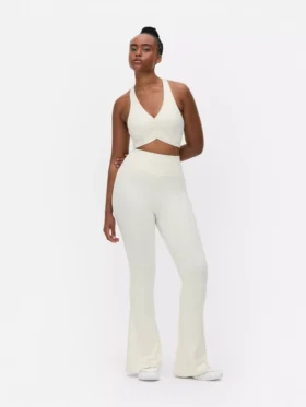 Vajas puhaságú, tágas szárú leggings