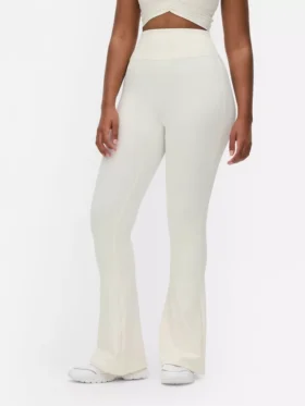 Vajas puhaságú, tágas szárú leggings
