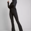 Vajas puhaságú, tágas szárú leggings