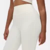 Vajas puhaságú, tágas szárú leggings