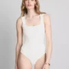 Varratmentes, négyzet alakú nyakú body