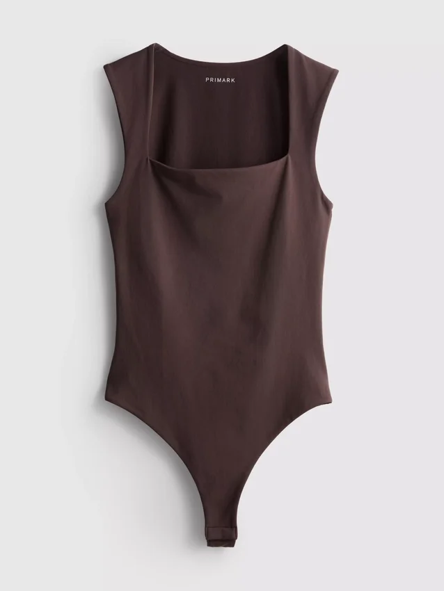 Varratmentes, négyzet alakú nyakú body