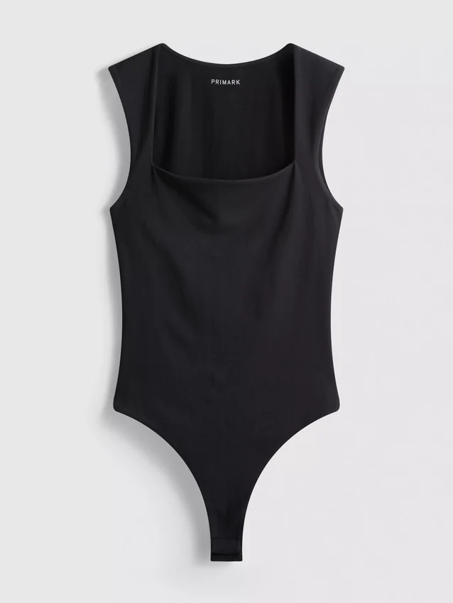 Varratmentes, négyzet alakú nyakú body