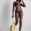 Virágmintás, mély dekoltázsú bikini felső