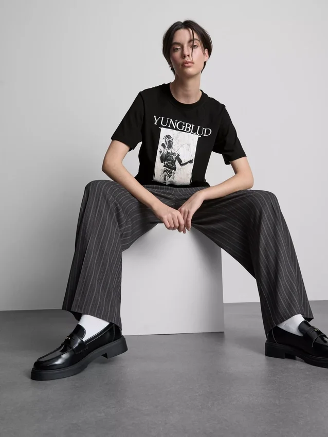 Yungblud rövid ujjú grafikás póló